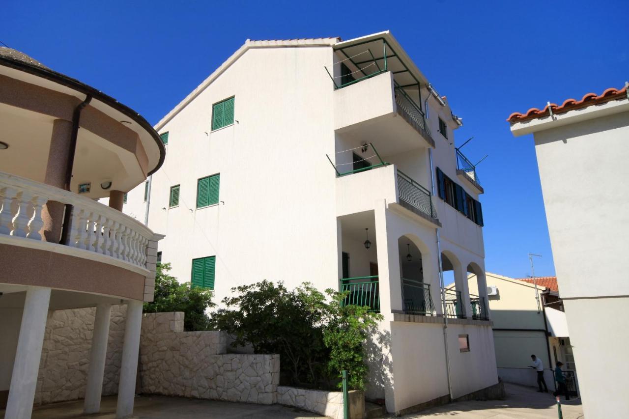 Apartments By The Sea Bilo, Primosten - 4191 外观 照片