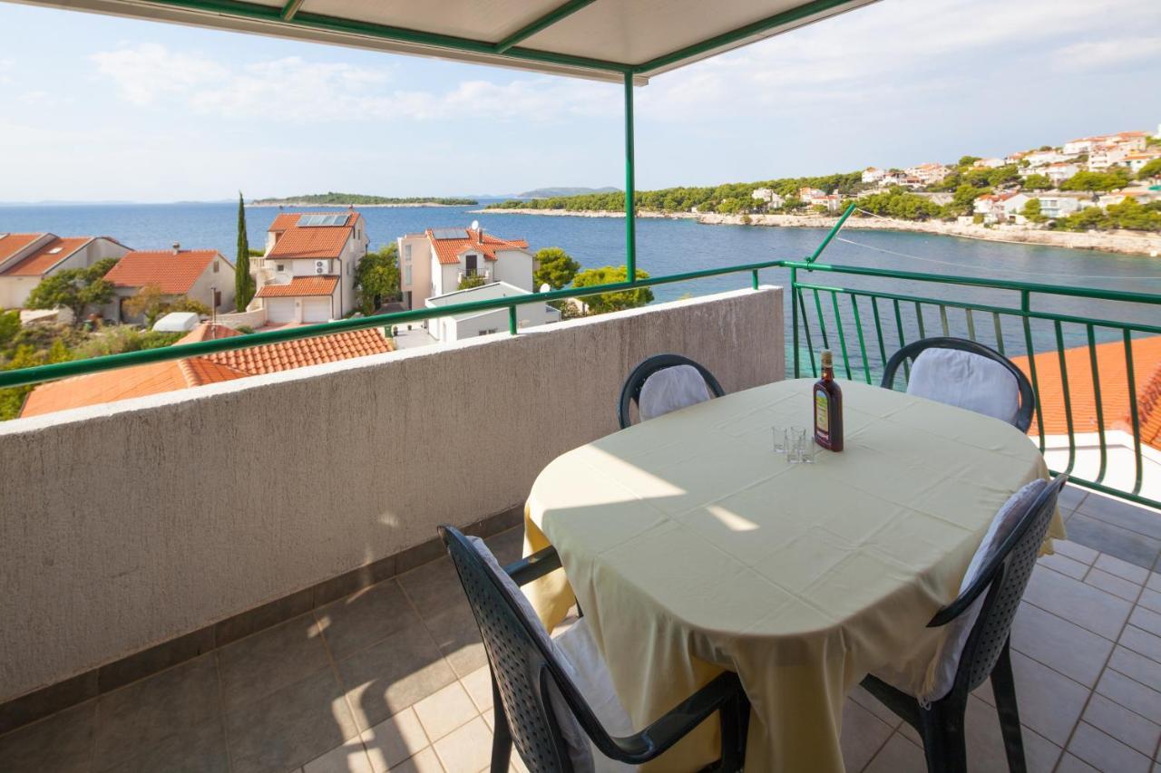 Apartments By The Sea Bilo, Primosten - 4191 外观 照片
