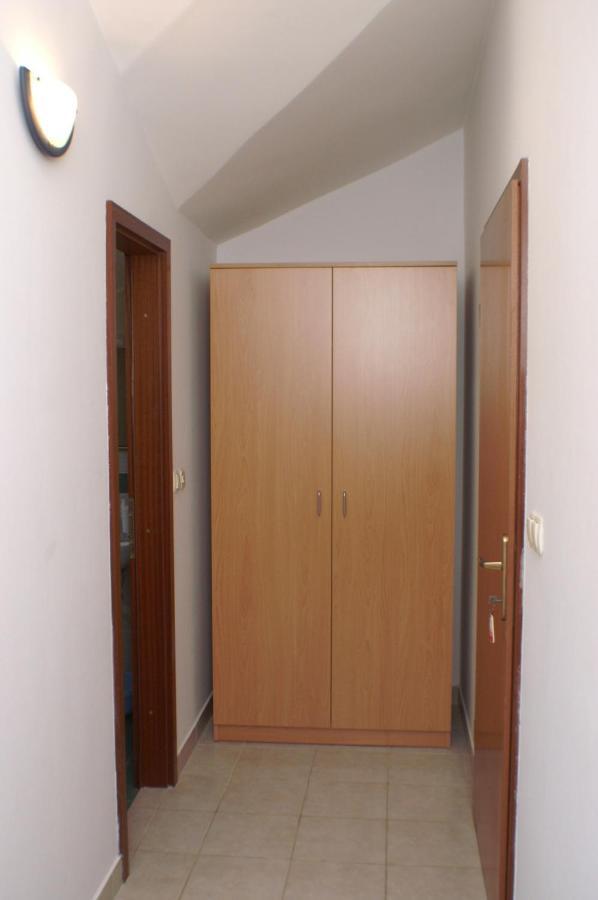 Apartments By The Sea Bilo, Primosten - 4191 外观 照片
