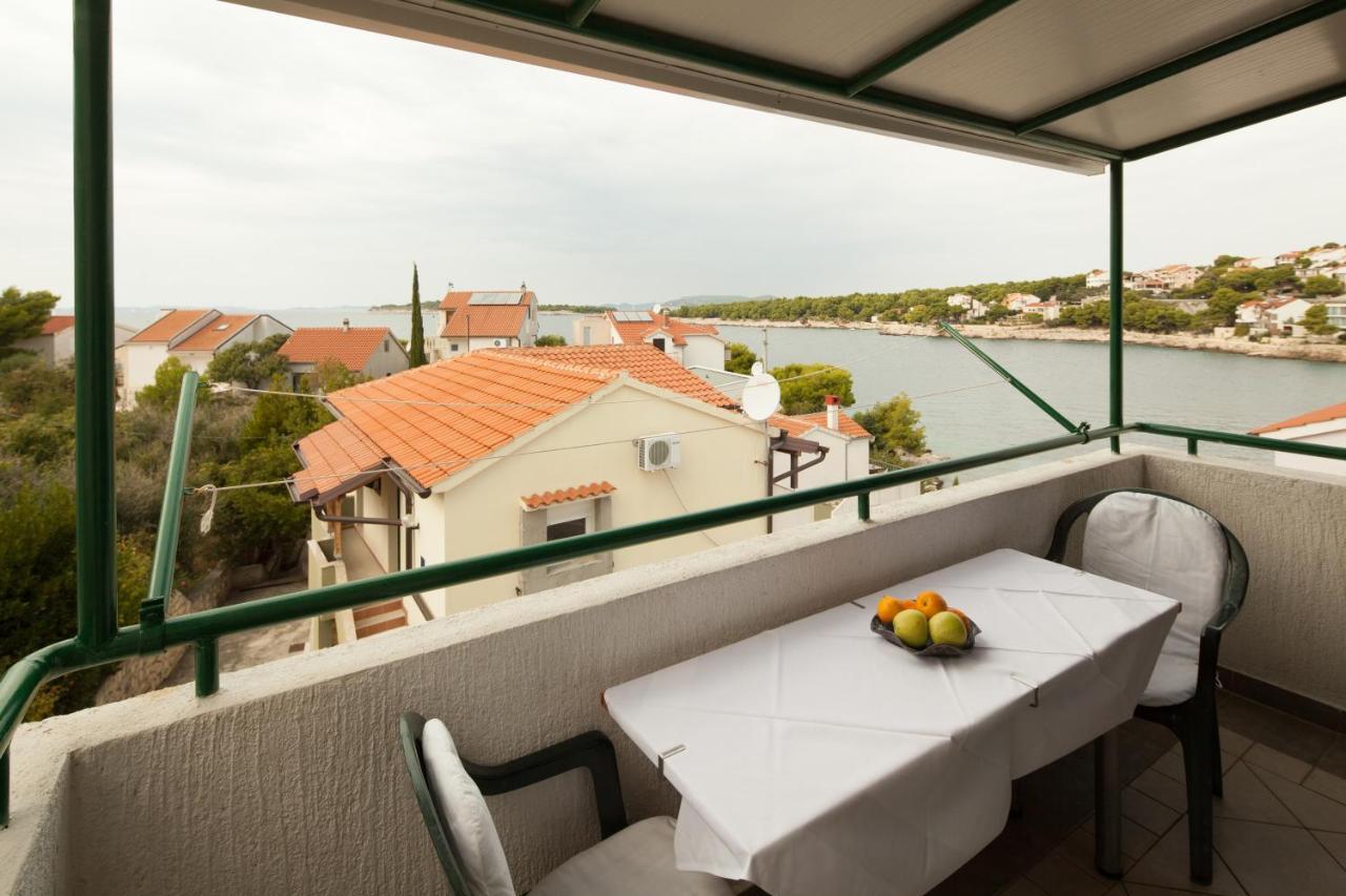Apartments By The Sea Bilo, Primosten - 4191 外观 照片