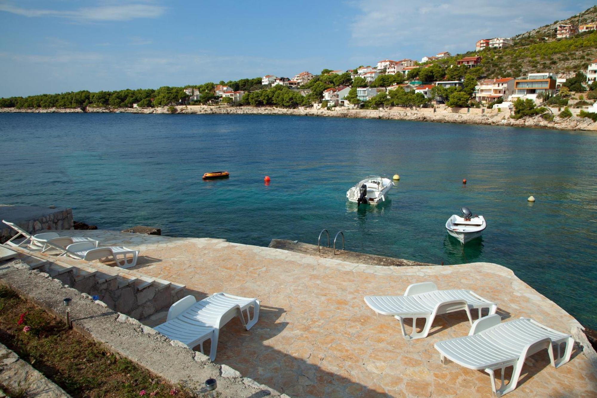 Apartments By The Sea Bilo, Primosten - 4191 外观 照片
